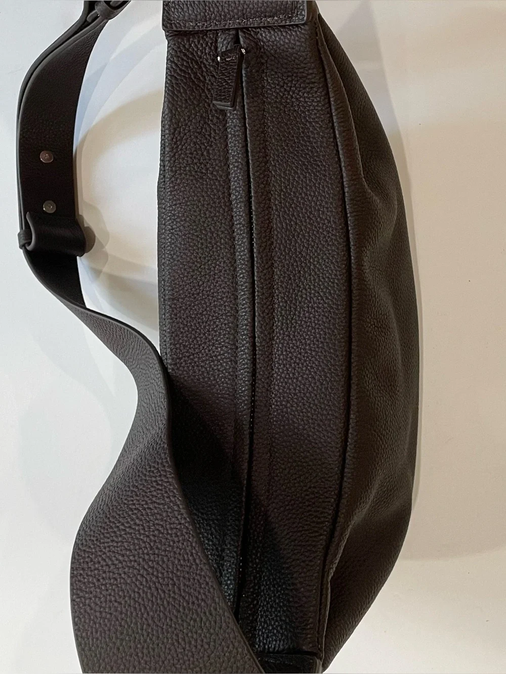 Leather Crescent Shoulder Bag in Dark Brown - Donnain